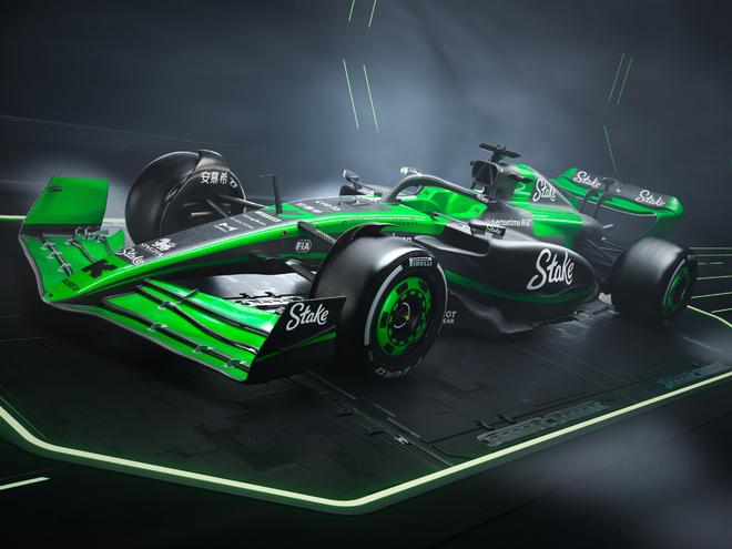 迈凯伦鏖战红牛车队，周冠宇惊艳四座