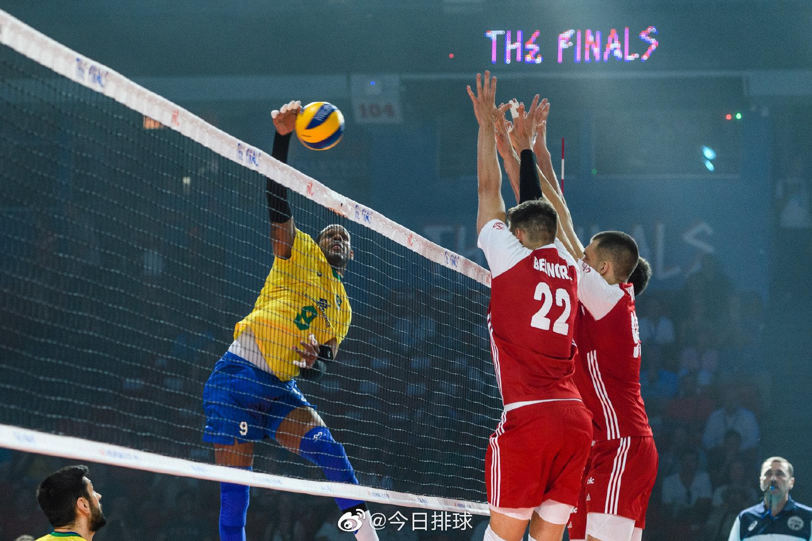 波兰队横扫英格兰队，许昕统治全场