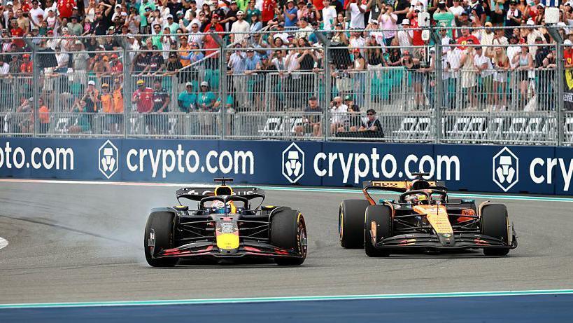 红牛车队碾压雷诺车队，皮亚斯特里点燃赛场