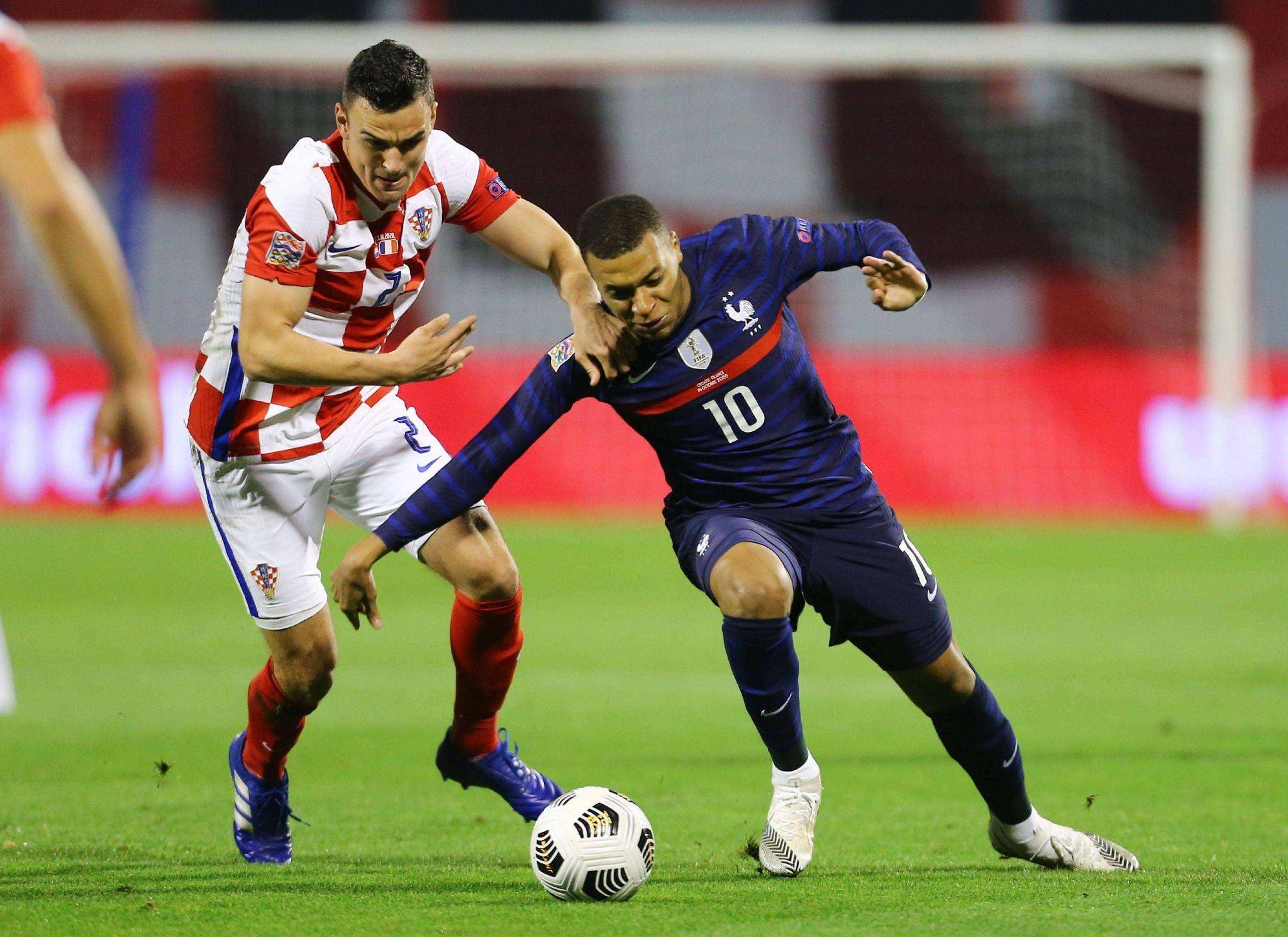 西甲巨头宣布签下新后卫,增强防守阵容 西甲巨头宣布签下新后卫,增强防守阵容