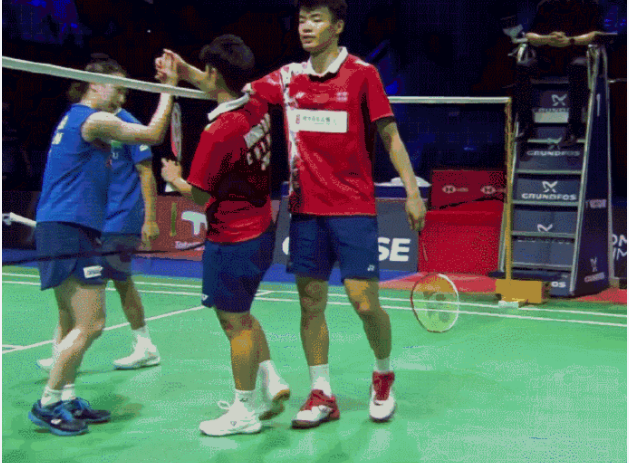 丹麦队绝杀日本队，黄鸭组合关键制胜