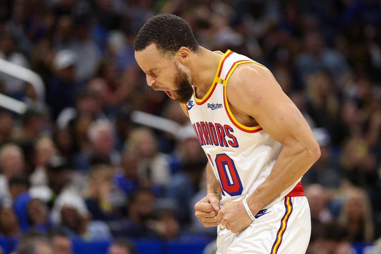 深圳队横扫魔术，库里惊艳四座