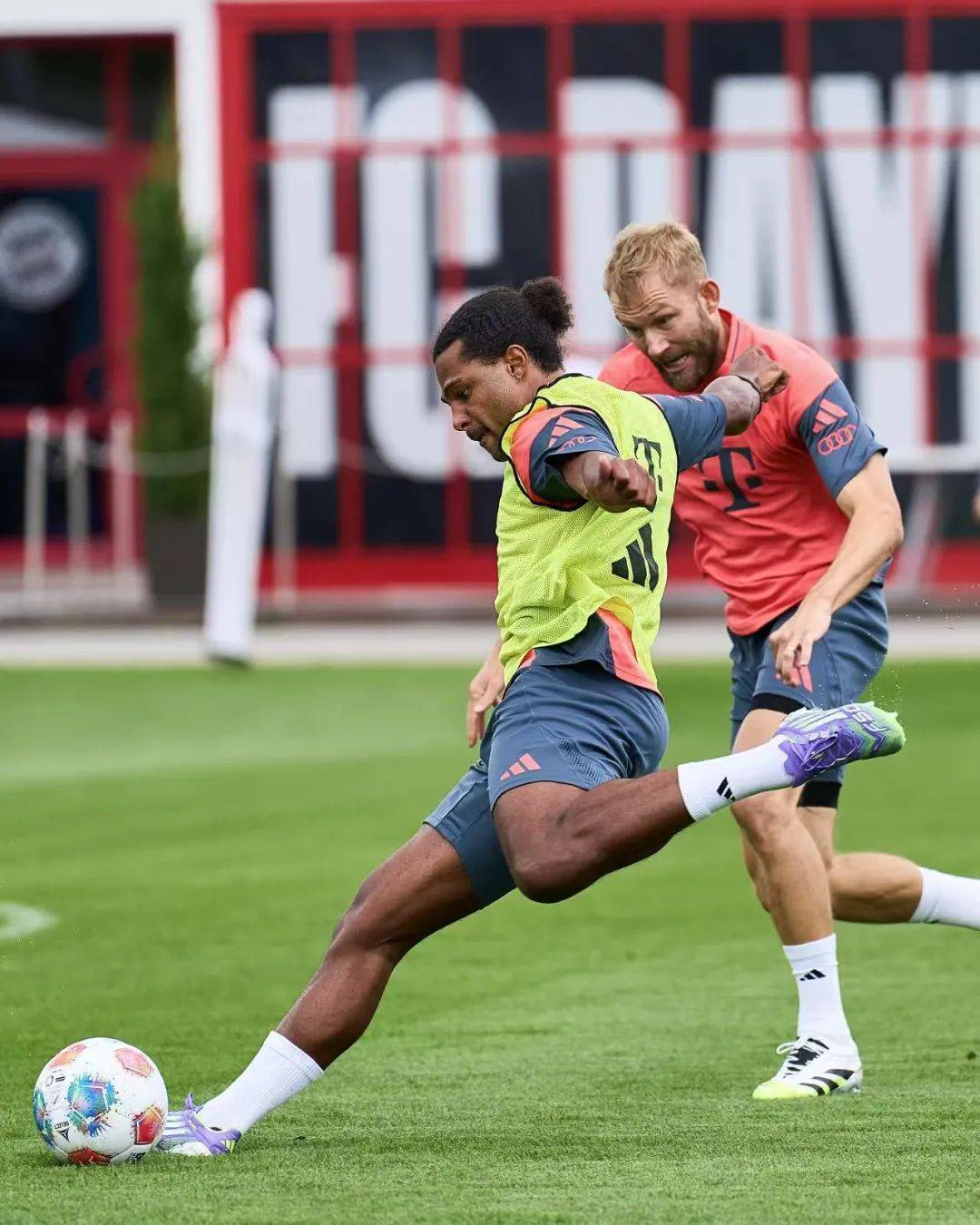 拜仁慕尼黑客场成功击败里昂实力强劲 拜仁慕尼黑客场成功击败里昂实力强劲