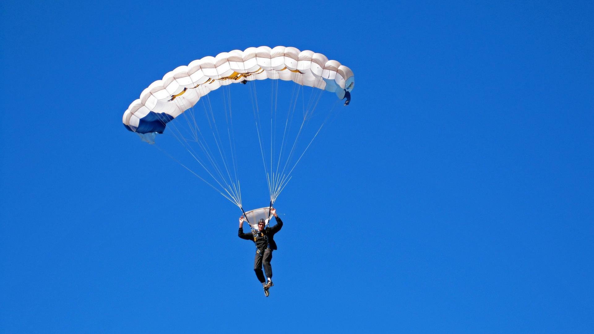 末节之王！西亚卡姆接管比赛，广东队正面击溃黄蜂