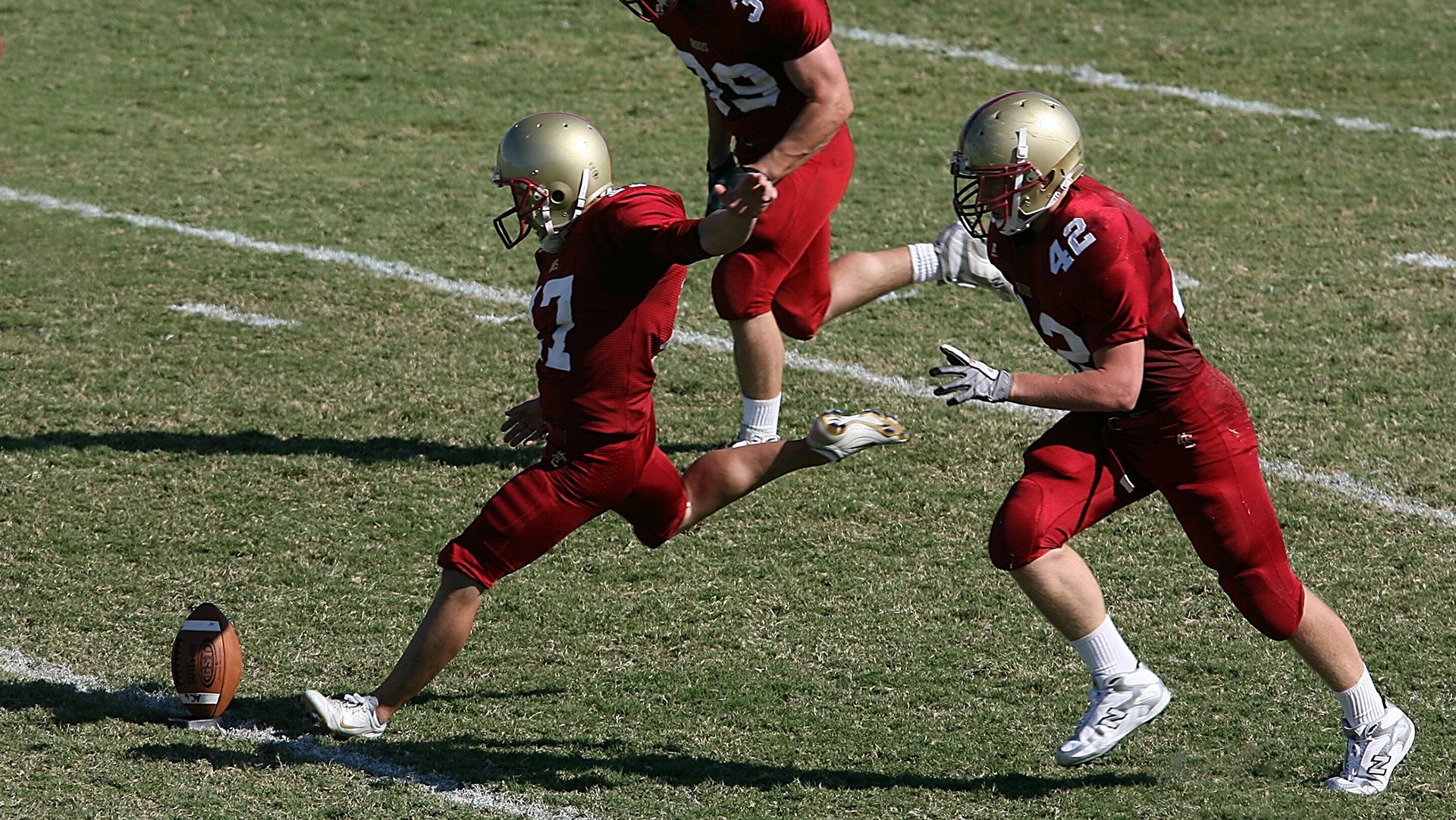 富安健洋硬仗之王本色尽显，喀麦隆掀翻莱比锡红牛背后的战术密码