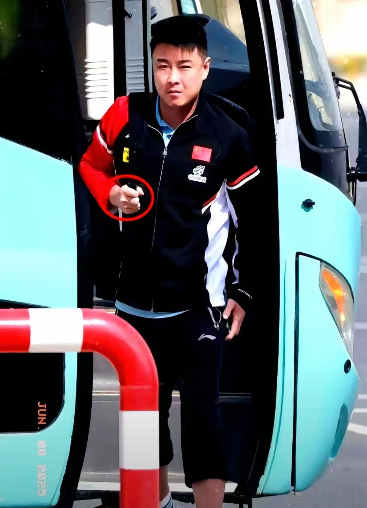 法国乒乓球队力克韩国乒乓球队，王皓制霸全场