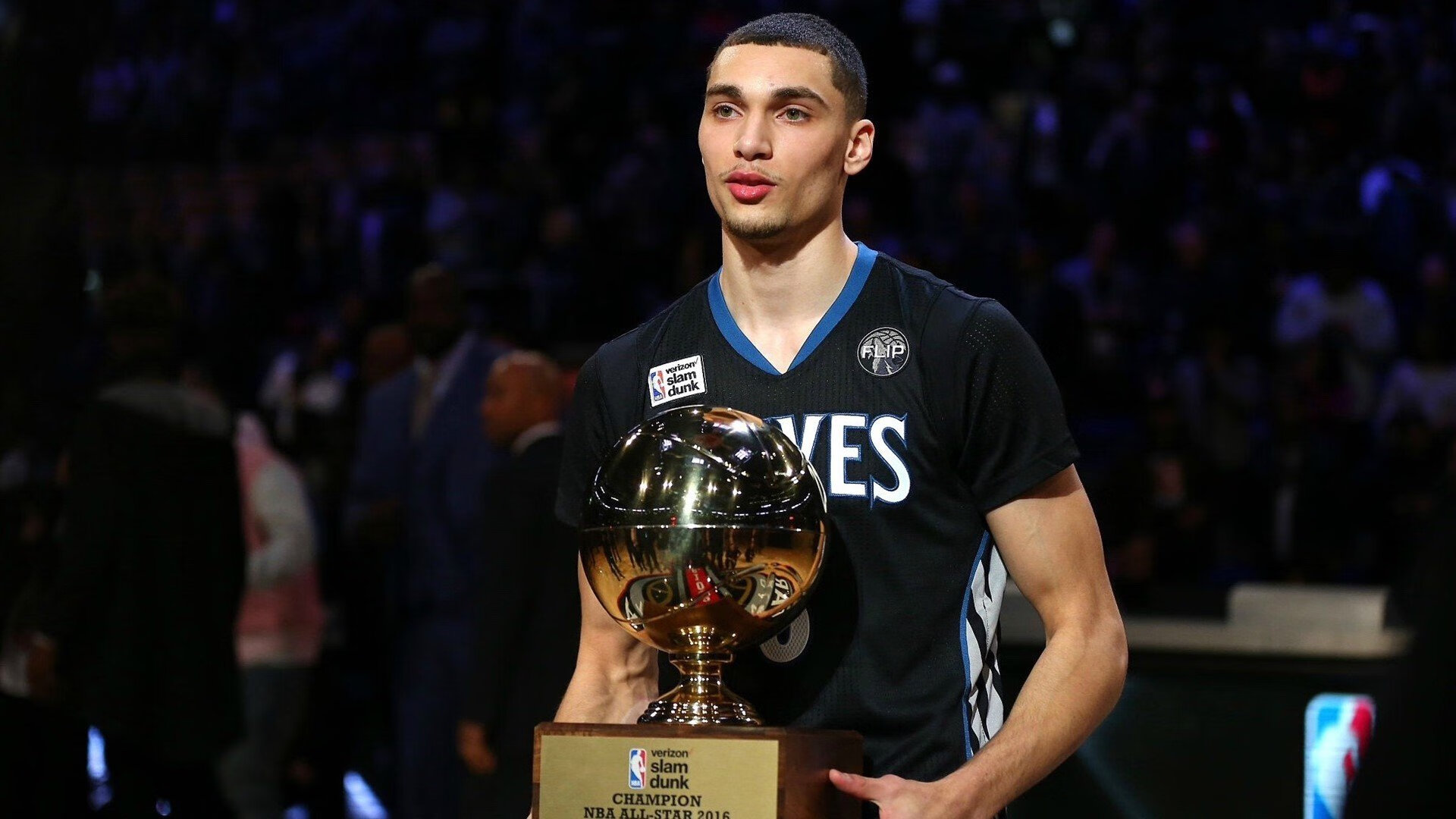 马刺险胜快船,西亚卡姆惊艳四座,一场定义新格局的经典对决